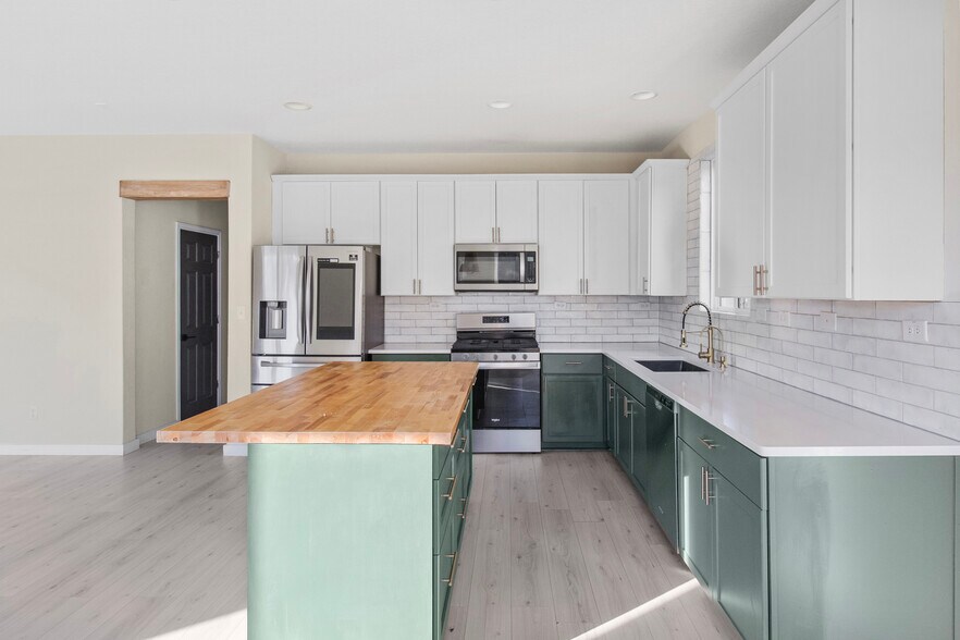 Kitchen - 11831 Burnett Rnch