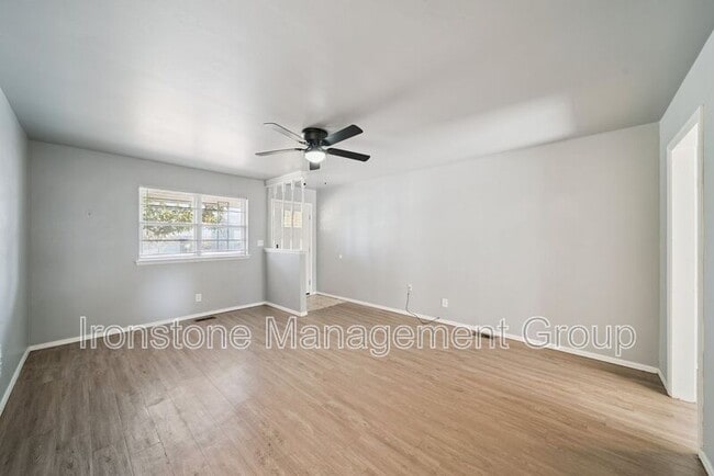 Building Photo - 5822 E 35th St