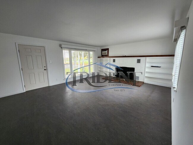 Building Photo - 2 bedroom, 2 bath house, plus a bonus room, located in the country.