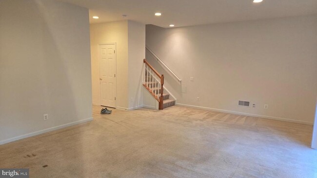 Building Photo - 7007 Courtyard Way