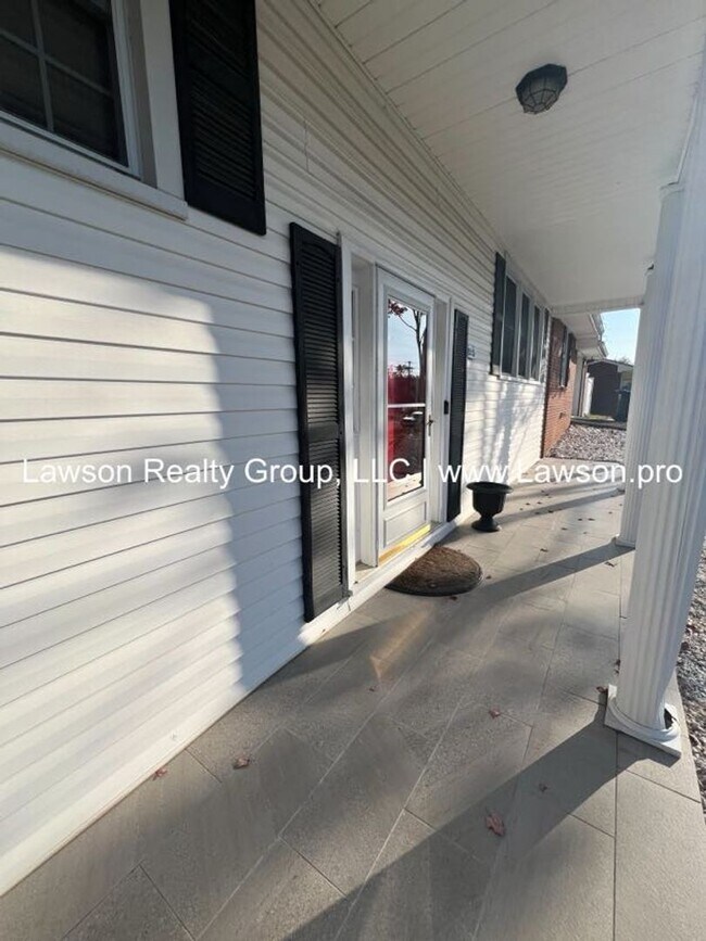 Building Photo - Very Nice & Spacious Home in Hidden Valley Neighborhood - Pet Friendly!