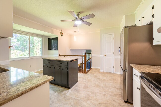 Building Photo - 4682 Red Leaf Way