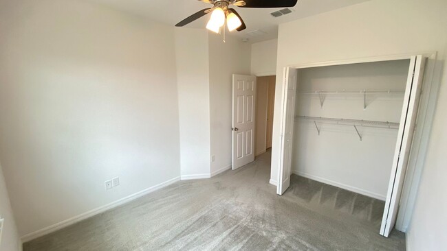 Building Photo - 3/2.5 Town Home in Sawgrass Landing In Orl...