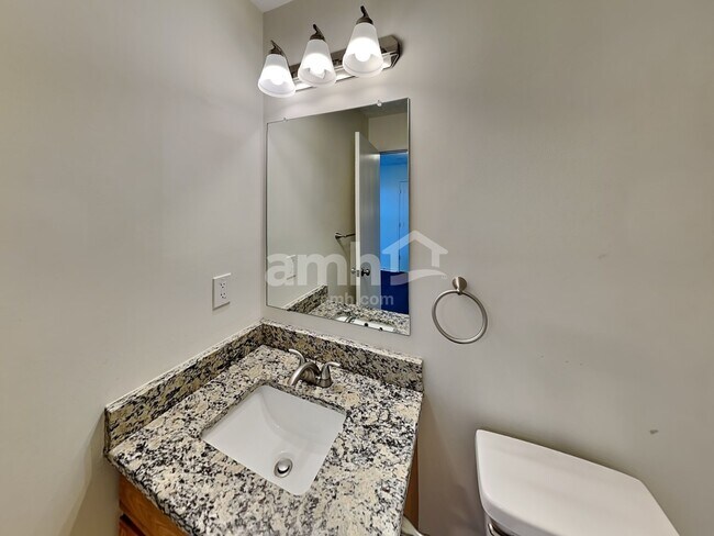 Building Photo - 928 Mahle Dr