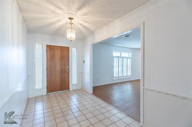 Building Photo - 3642 Hi-Vu Dr