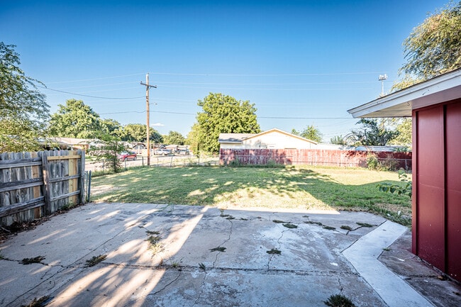 Building Photo - 3015 NE Pioneer Blvd