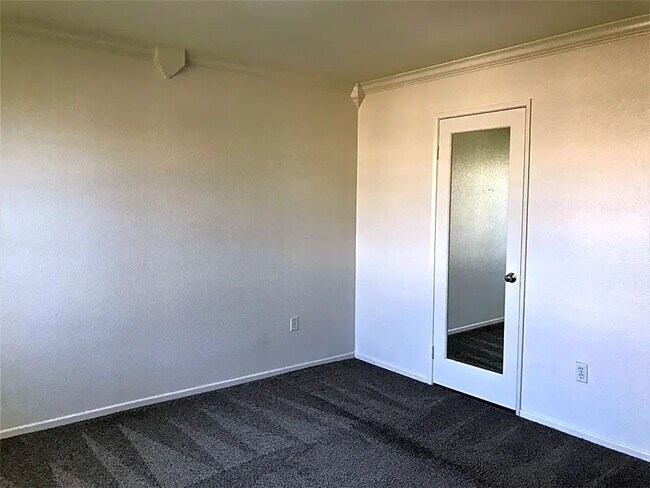 Building Photo - Charming 4 bedroom 4 bathroom in heart of East Lake!