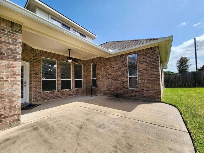 Building Photo - 3527 Shoreview Ln