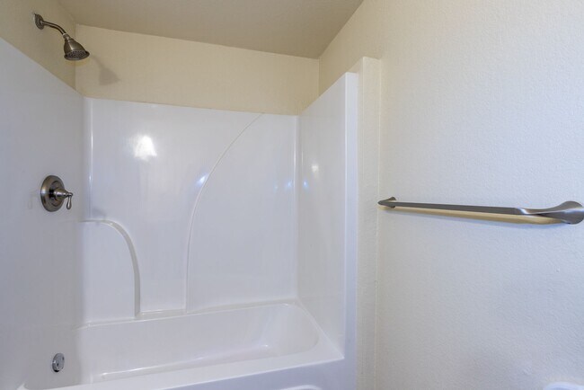 Building Photo - 3 Bed | 2 Bath in Coweta!