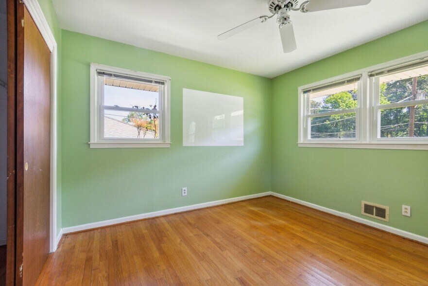 Building Photo - 1876 Cameo Ct