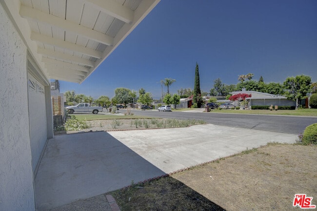 Building Photo - 5452 Rockledge Dr