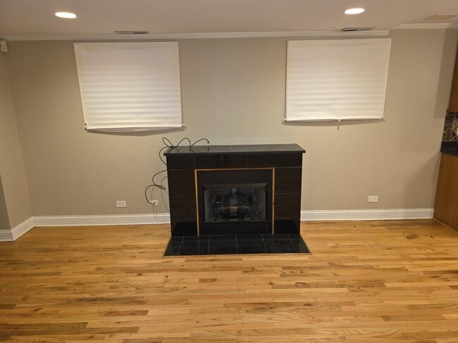 Building Photo - 4824 S King Dr