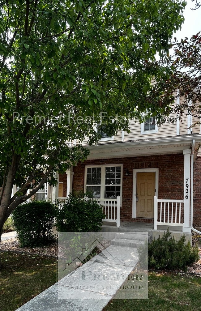 Building Photo - 7926 Sandy Springs Point