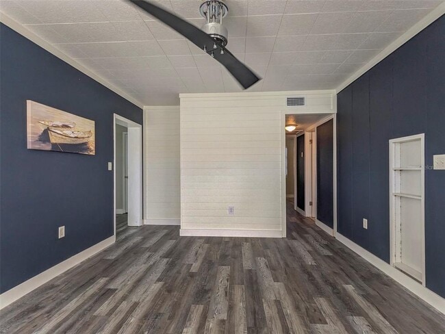 Building Photo - 6504 Lincoln Rd