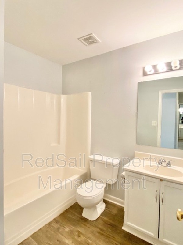 Building Photo - 23 Riverchase Dr