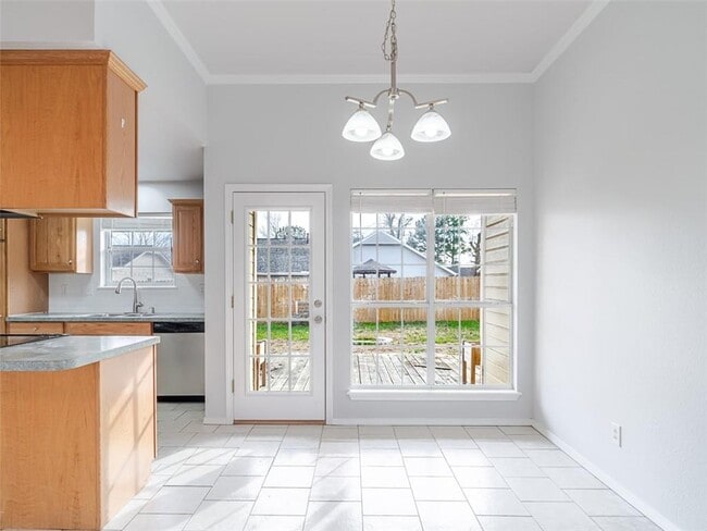 Building Photo - 2802 W Sunset Dr