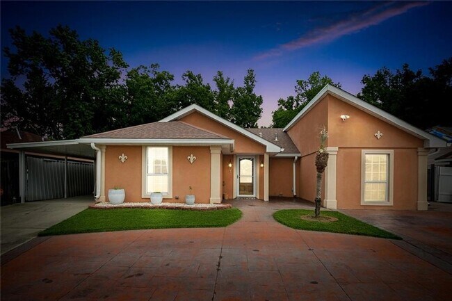 Primary Photo - 2930 Laurie Ln