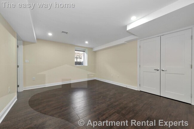 Building Photo - 43 Wright Ave