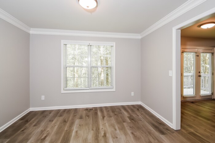 Building Photo - 113 Whispering Ct