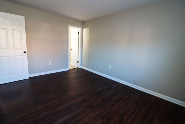 Building Photo - 9240 Bridle Path Ln