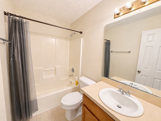 Building Photo - Spacious Townhome in North St. Augustine