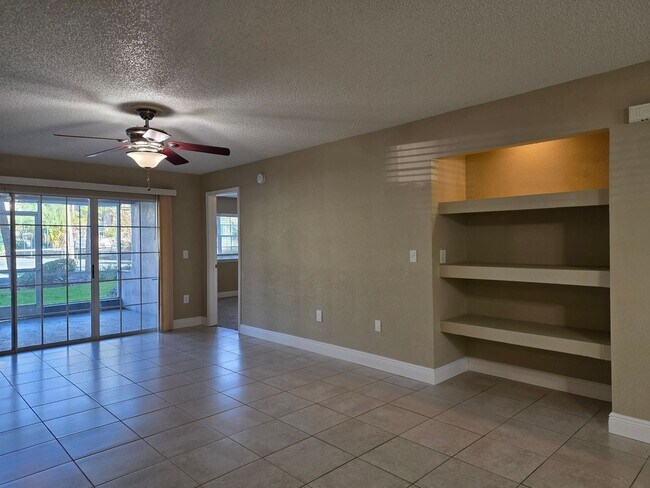 Building Photo - First Floor 2/2.5 Condo at Sabal Point