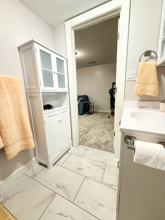 Building Photo - 1702 Garrison Pl