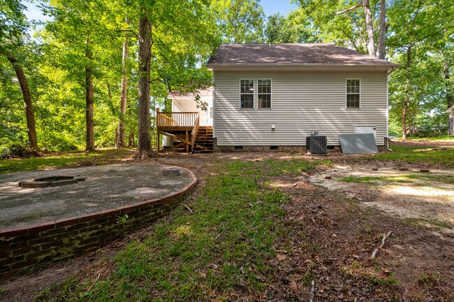 Building Photo - 305 Dearing Dr