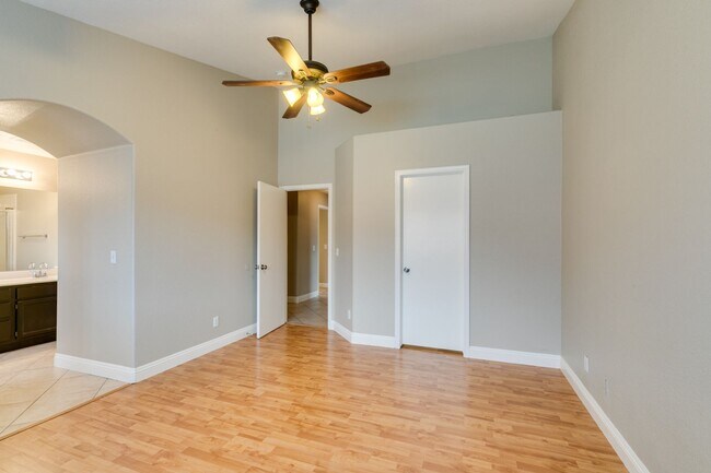 Building Photo - 437 Waterwheel Falls Dr