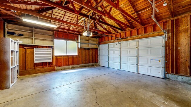 Building Photo - Rincon Valley Single Level, Landscaper Included!