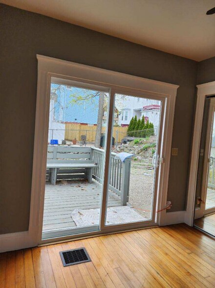 Building Photo - 18 Kenilworth St