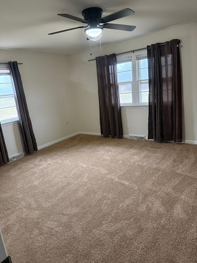 Building Photo - 1755 Holland Cliffs Rd