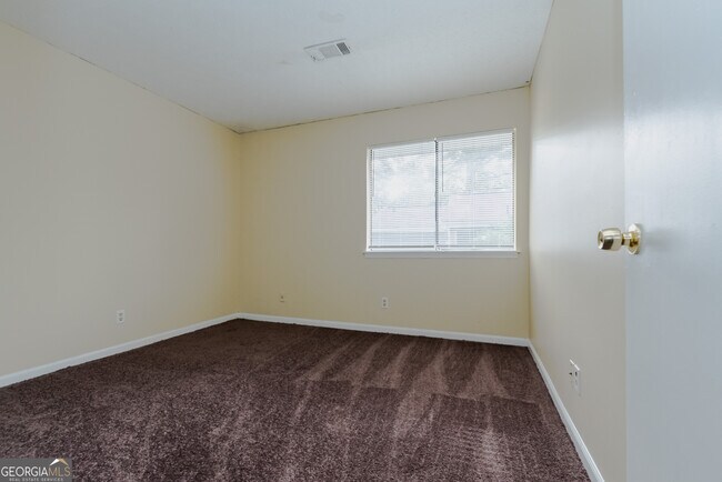 Building Photo - 8564 Creekwood Way