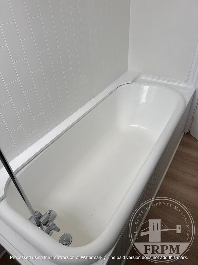 Building Photo - 33 16th St