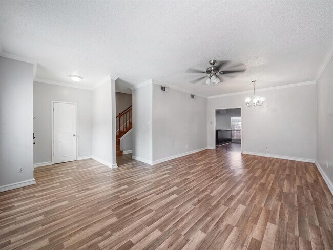 Building Photo - 7700 Creekbend Dr