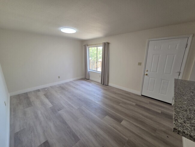 Building Photo - 6521 Flower St