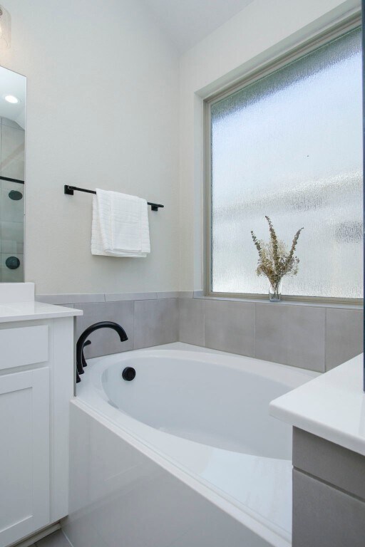 Building Photo - 320 Rise Ln