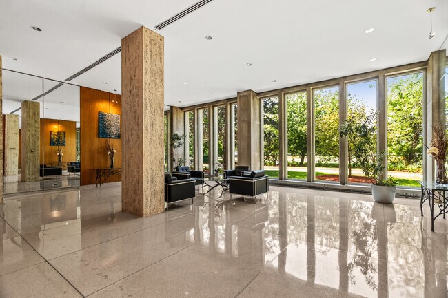 Building Photo - 4800 S Chicago Beach Dr
