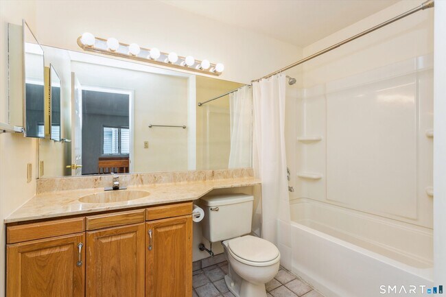 Building Photo - 81 Pemberwick Rd