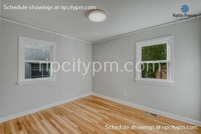 Building Photo - 2521 SE 64th Ave