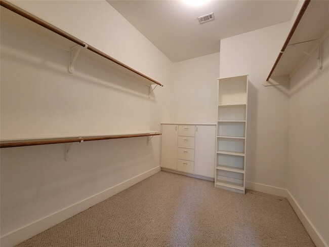 Building Photo - 2515 Brinkman St