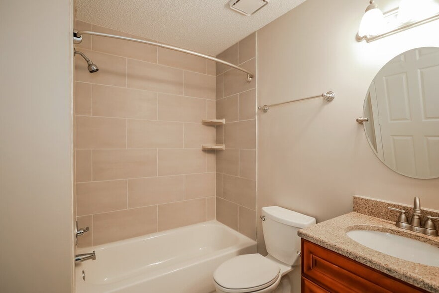 Building Photo - 588 Staffordshire Dr