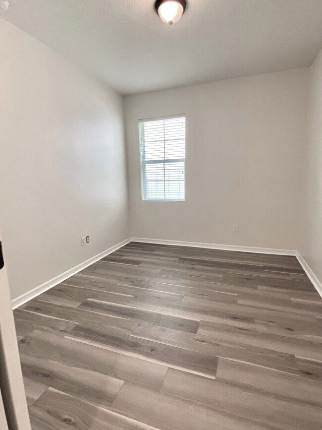 Building Photo - 15575 Hamlin Blossom Ave