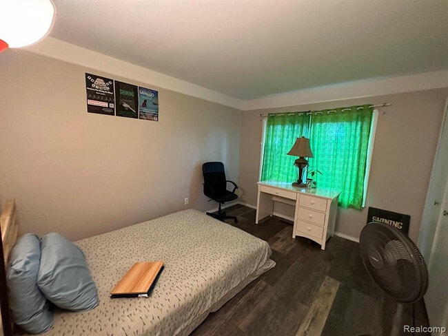 Building Photo - 22734 Chestnut Tree