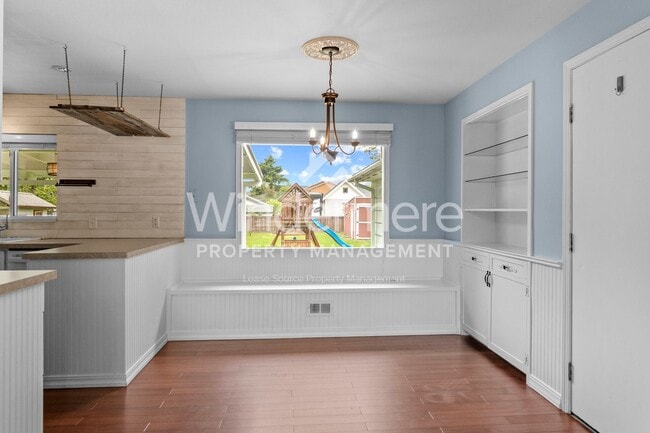 Building Photo - Desirable Rancher style home located in Ce...