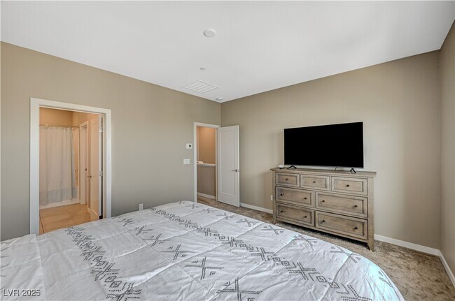 Building Photo - 9864 Kings Glen St