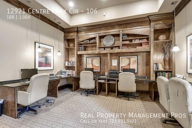 Building Photo - 12921 Centre Park Cir