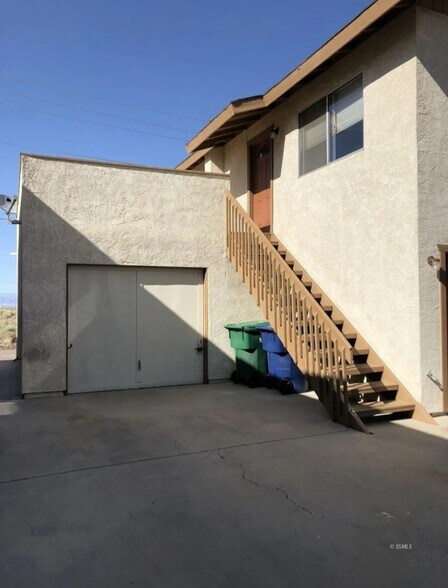 Building Photo - 1016 W Atkins Ave