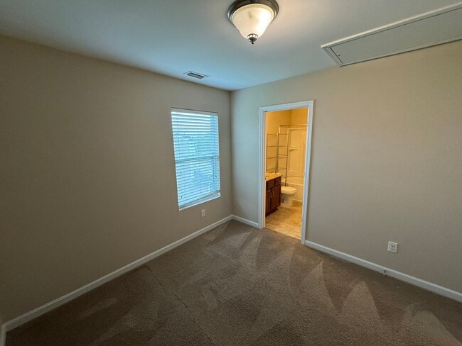 Building Photo - 4183 Broadstairs Dr SW