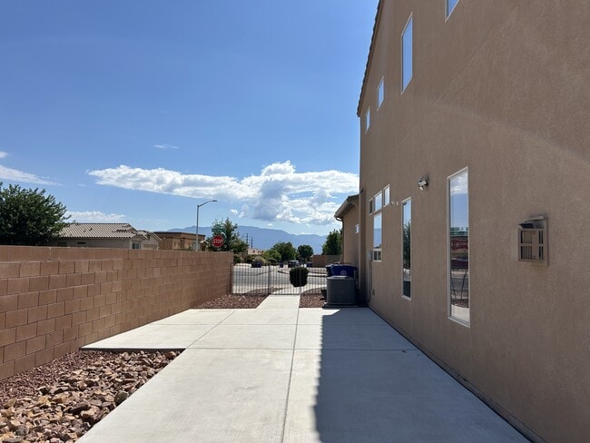 Building Photo - 7115 Vista Terraza Dr NW